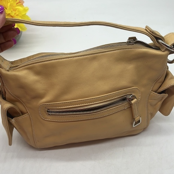 Perlina Light Tan Leather Shoulder Bag. MCB3587M - Picture 4 of 13